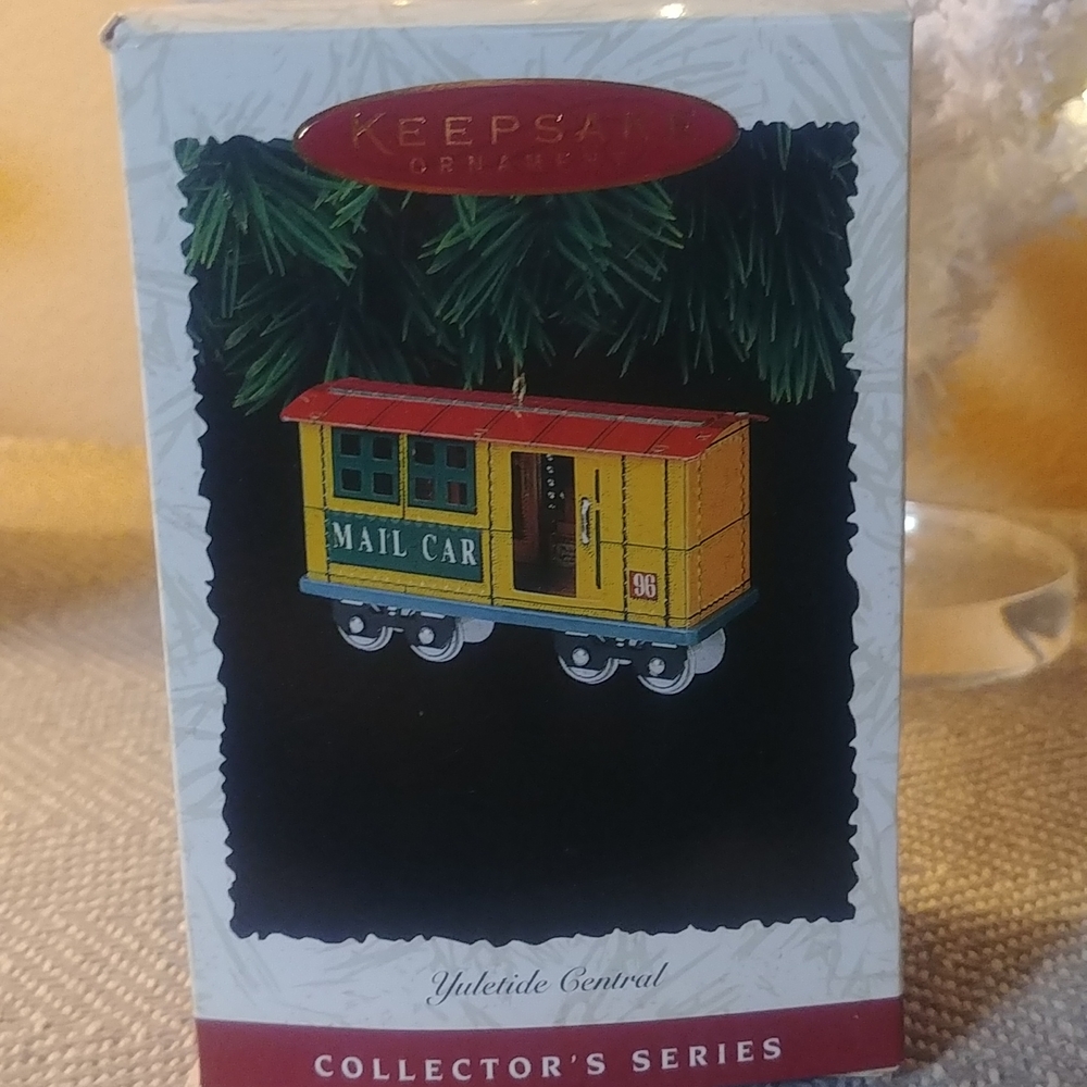 1996 Hallmark Yuletide Central Series #3